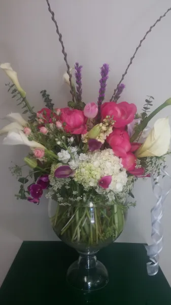 Center of Attention Bouquet - Click Image to Close