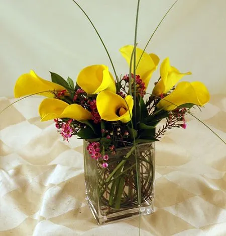 Modern Mini Calla Bouquet - Click Image to Close