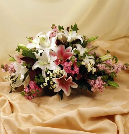 Pinks And Whites Centerpiece - Click Image to Close