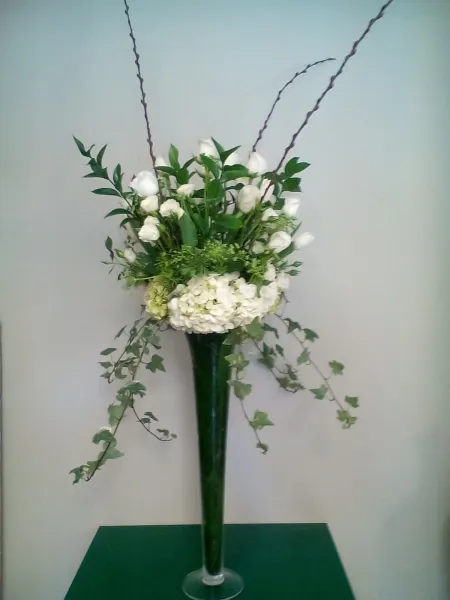 White Majesty Bouquet - Click Image to Close