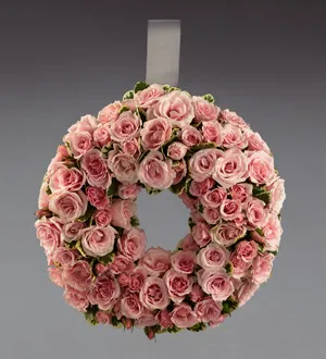 Limitless Love Pew Wreath - Click Image to Close