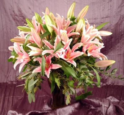 (image for) Lavish Lilies Bouquet