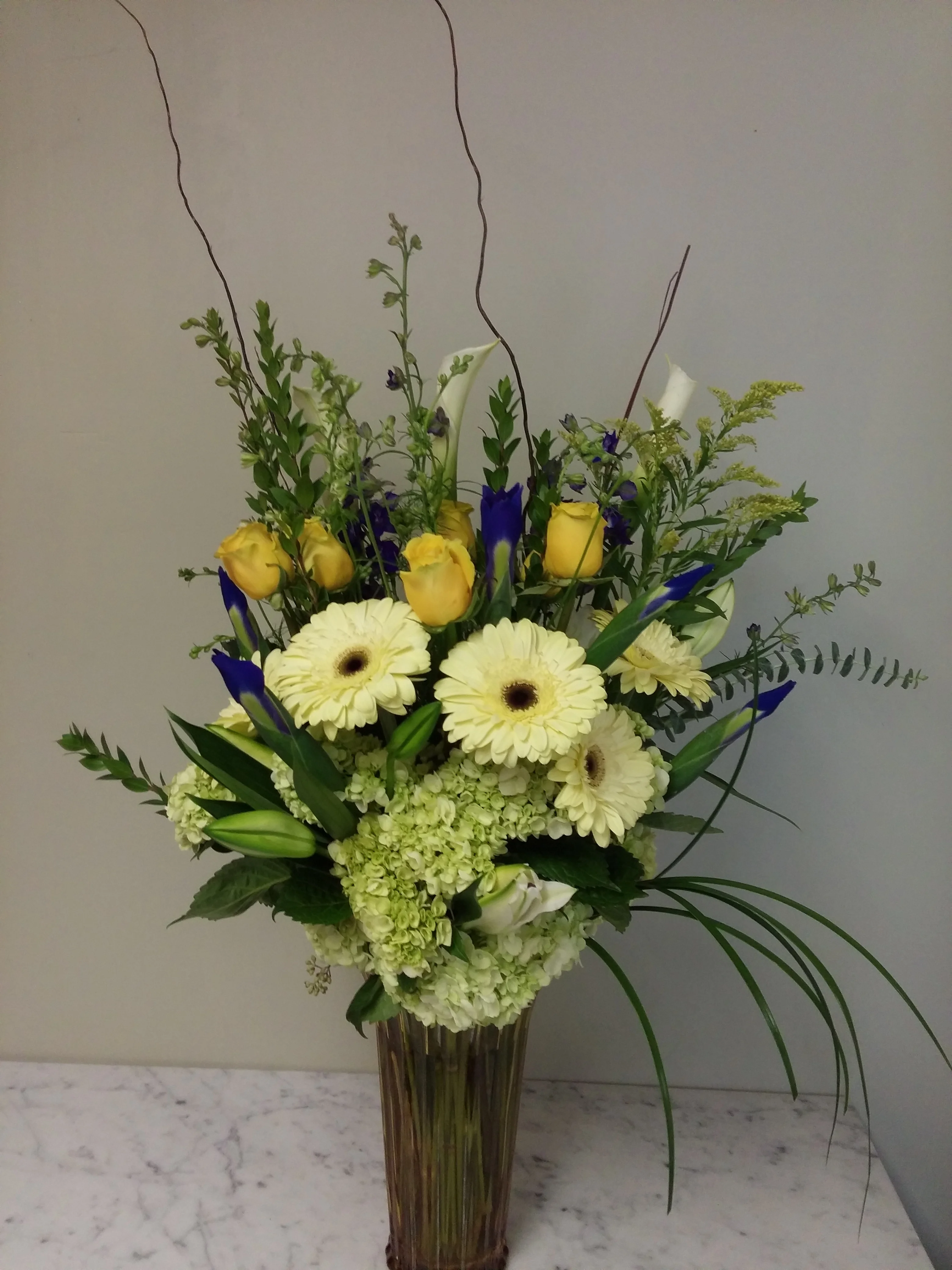 (image for) Iris Sunshine Garden Bouquet