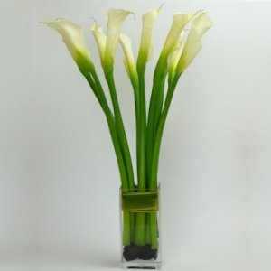 (image for) The White Simplicity Bouquet