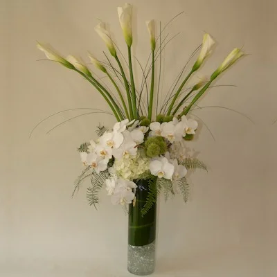 (image for) Elegant In White Bouquet
