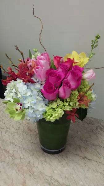 Cheerful Island Bouquet - Click Image to Close