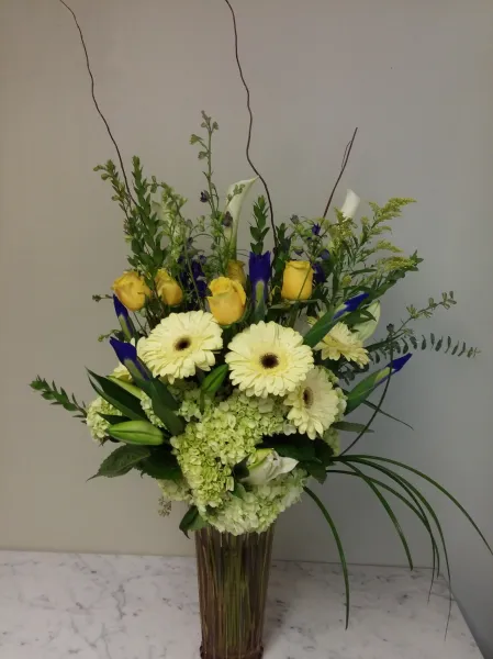 Iris Sunshine Garden Bouquet - Click Image to Close