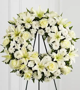 Tribute Treasure Wreath - Click Image to Close