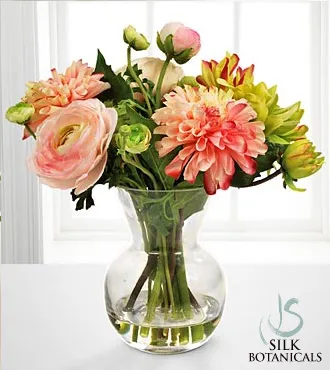 Dahlia & Ranunculus Bouquet in Glass Vase - Click Image to Close