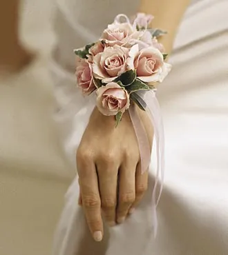 (image for) Amazing Grace Wrist Corsage