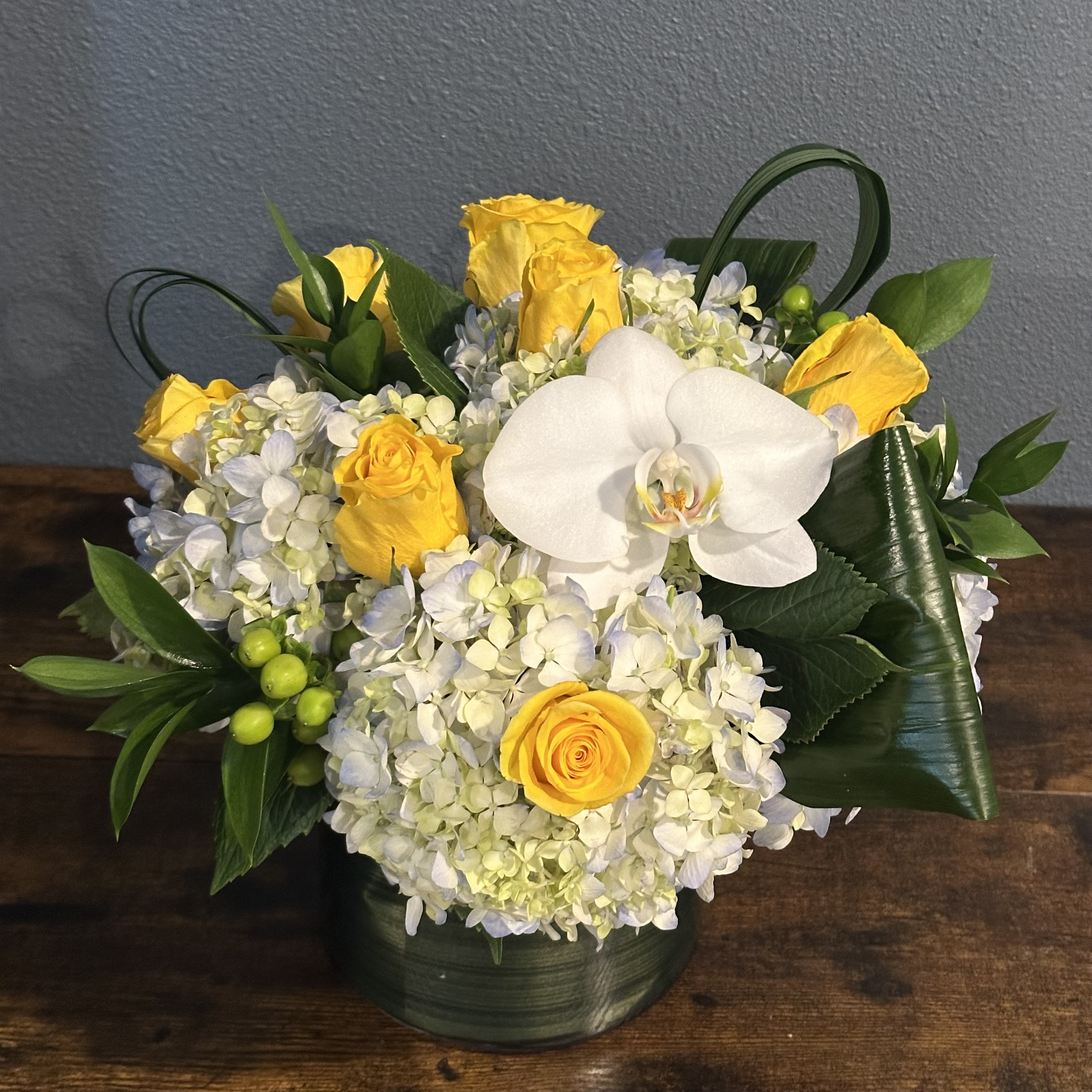 Limoncello Elegance Bouquet - Royal Fleur Florist